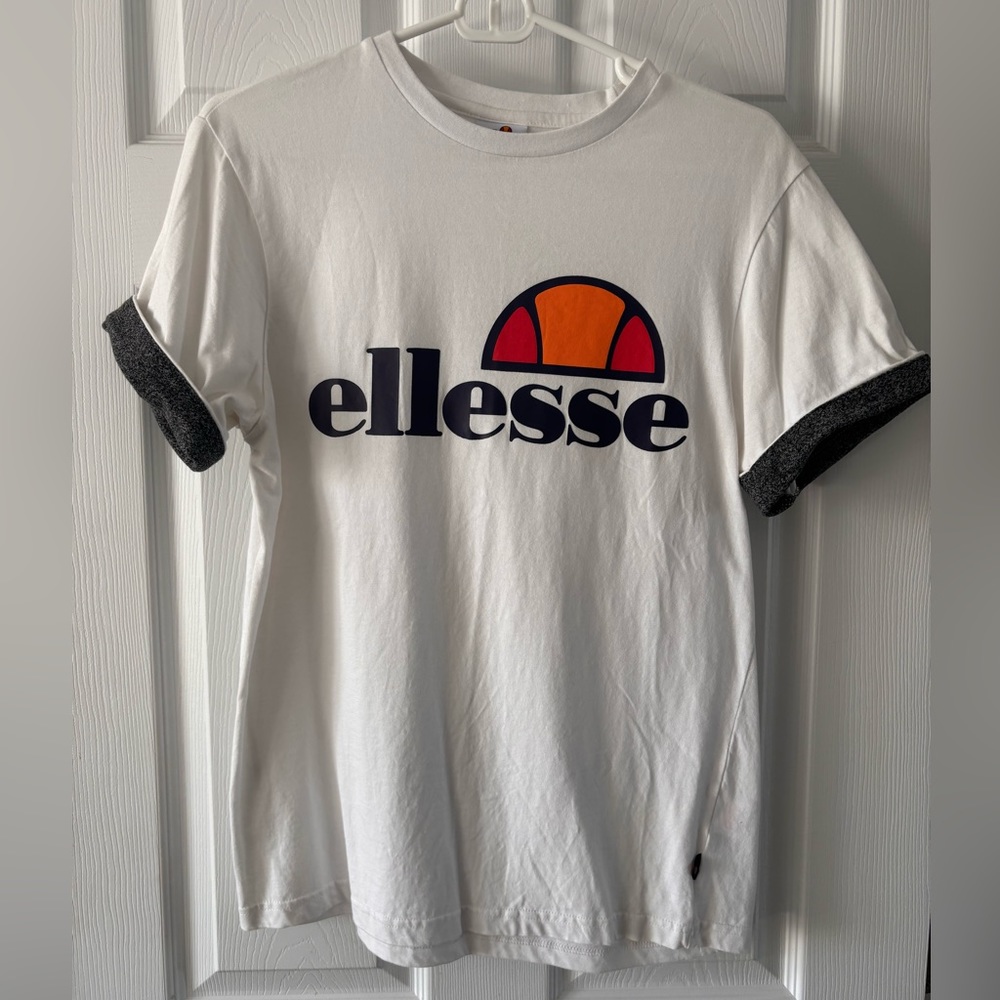 Ellesse t-shirt size small men’s